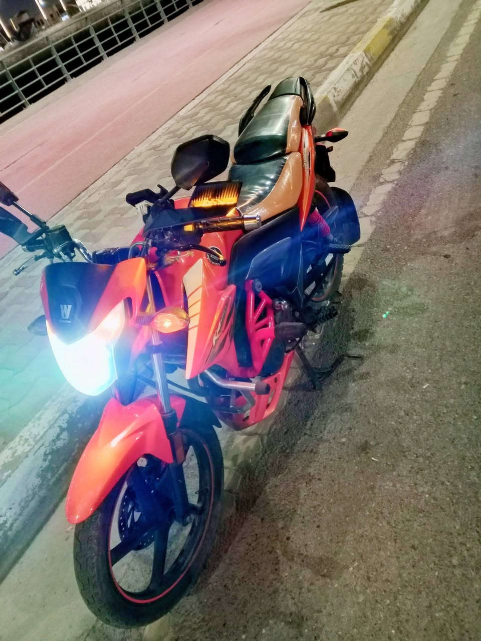 سلام عليكم من رخصت الأدمن هاوجي للبيع أو مراوس موديل 17 مكمرك ومخصصله رقم وكلشي كامل نضافه فول مرتب مثل ما موضح بل منشور العنوان  الرمادي السعر 11  ورقه  وبي مجال رقمي للتواصل ***********
