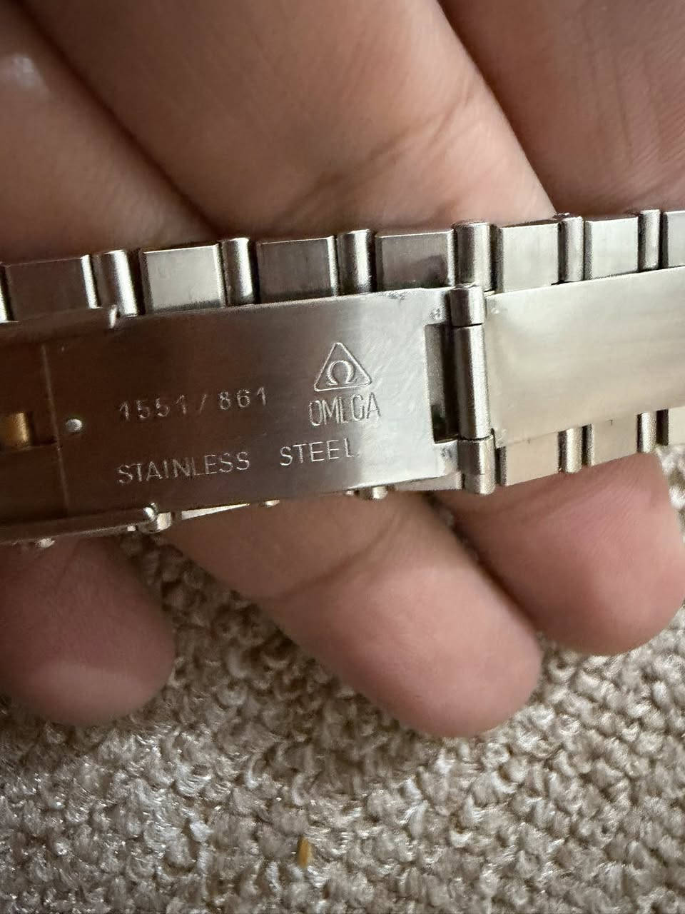 اوميغا كونستيليشن كرونوميتر اوتماتيك ذهب والماس نضافة تامة بلادية سير 21 حلقة. القطر 36 بدون علبة.بسعر 19 $ للتواصل *********** النجف
