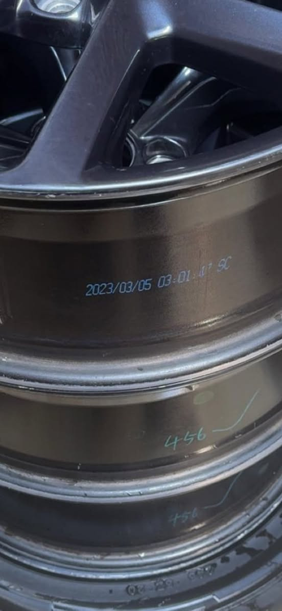 للبيع تخم ويل جي تي حجم20 ويا تك تاير  السعر 450 الف ***********
