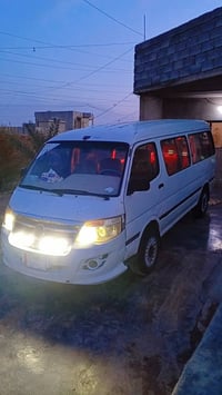 ستاركس • ١٤ راكب • محرك وكير حديث