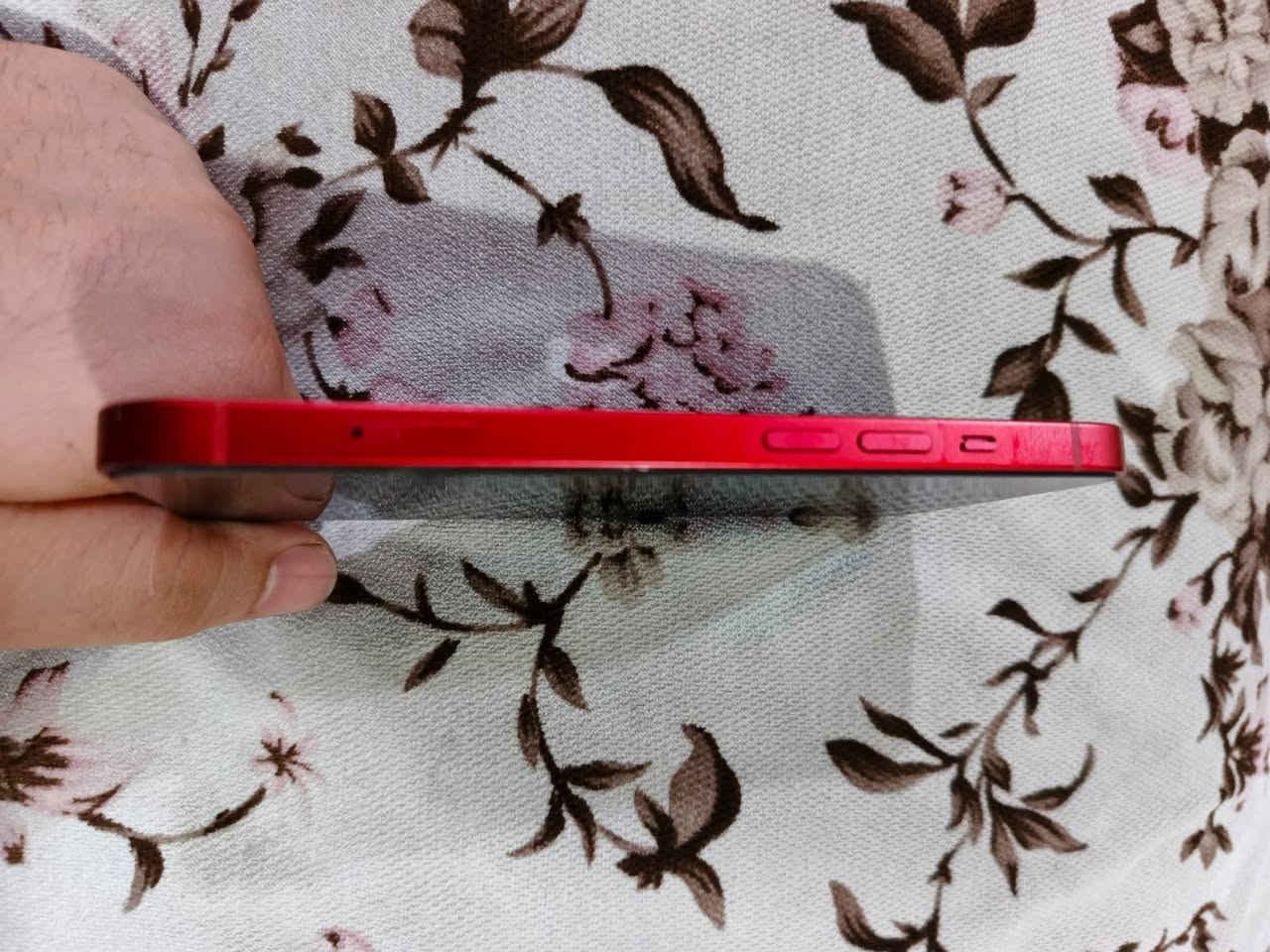 ايفون 13عادي الموبايل بعده جديد ما مبدل بيه اي قطعه بعده بحاله الوكاله بطاريه 82 موبايل نضافه 90% 
السعر 450 للستفسار وتساب ***********
العنوان البصرة
