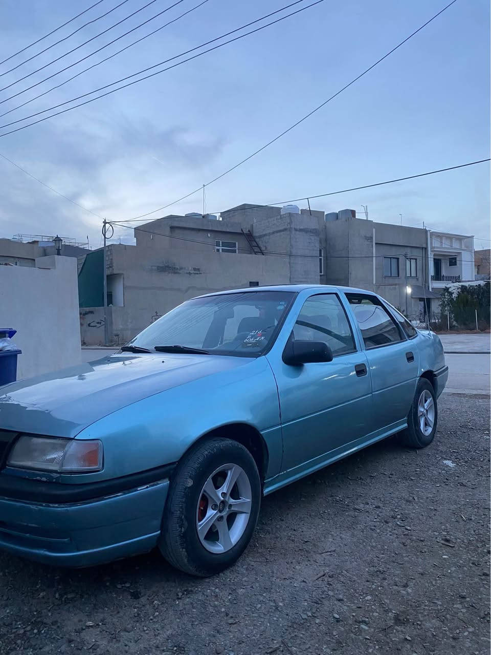 فيكترا موديل   ١٩٩٠ رةنگ شين ئاسماني        گير عادي   جوار بستن و سيستم غاز ايطالي  و بةنزين    وكالة  و براوة و ورگراو  غرامة بةشرط  و سةنةويش بةسةر نةجووة ٣٦ گةلاو مةجاليكي برايانة

*********** كورةك +فايبر
*********** واتساب أربيل, العراق
