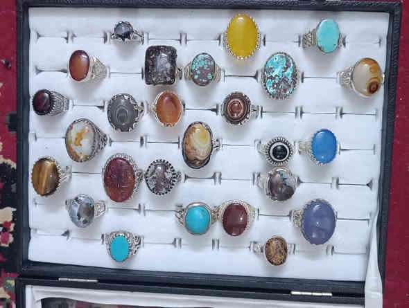 السلام عليكم اخوان الي على باب الله  خواتم فضه وأحجار
متنوعه على 20 الف ابيع شلع مابيع مفرد المكان نجف توصيل جميع المحافظات التواصل ***********
