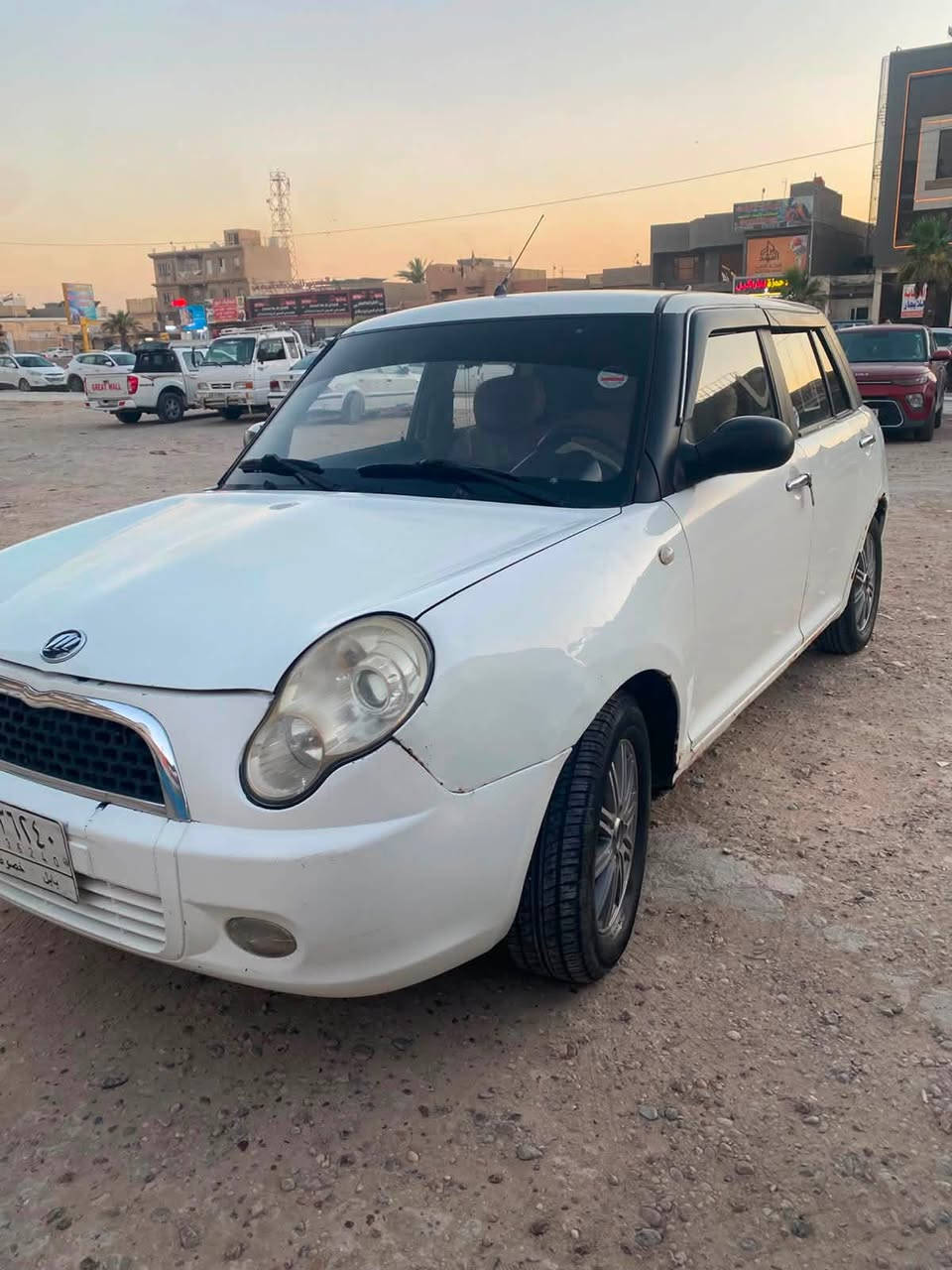 السلام عليكم
ليفان 320 موديل 13 
مكينه 1600 كورلا جديده كير كفاله
منضومه تبريد جاهزه وجديده
منضومه ماء زيتي 
حداديه جديده
تخم تاير جديد
رقم بابل الماني تحويل مباشر بأسمنه
سنويه ماساقطه
سياره بيها خياسات دوس 
وبيها بارد بقبق الجنطة
مكانها حله شارع 60

‭***********‬
السعر 32  وبيها مجال بسيط
