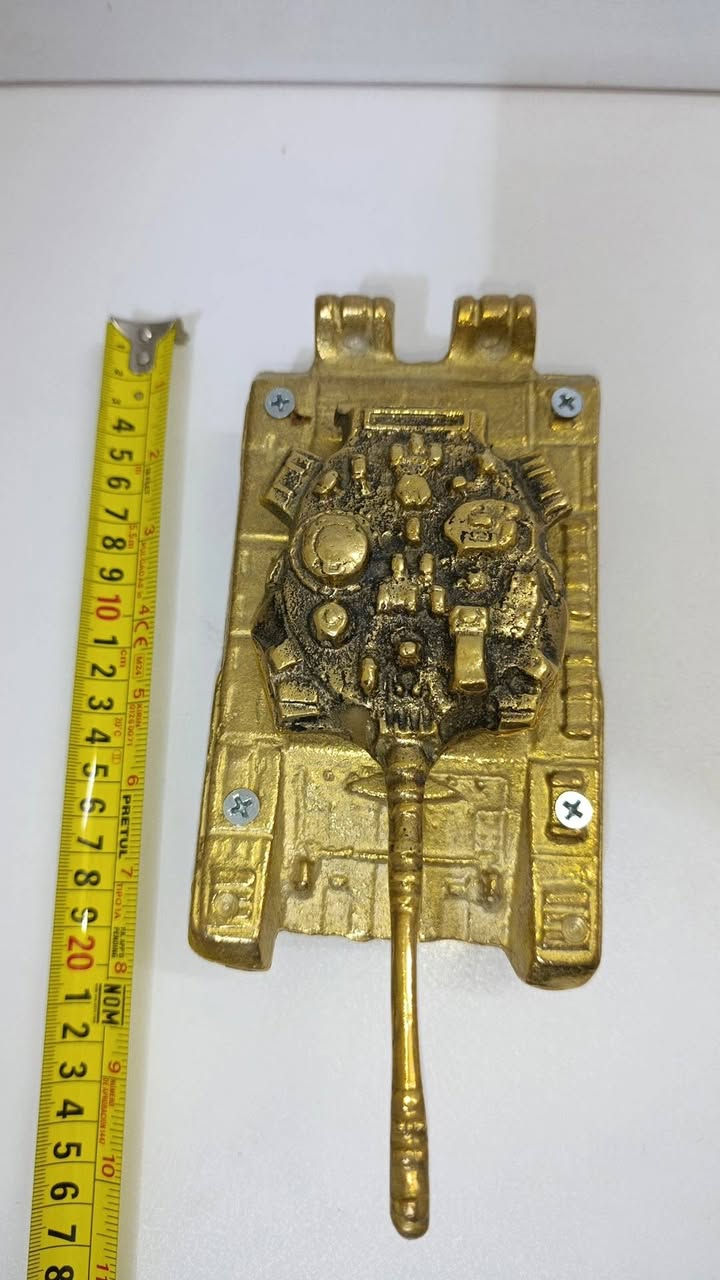 دبابه نحاس ثقيله 
مع التوصيل 35الف


**إذا كنت صاحب هذا الإعلان وتريد حذفه لأي سبب، رجاءا أرسل رسالة إلى الدعم الفني**