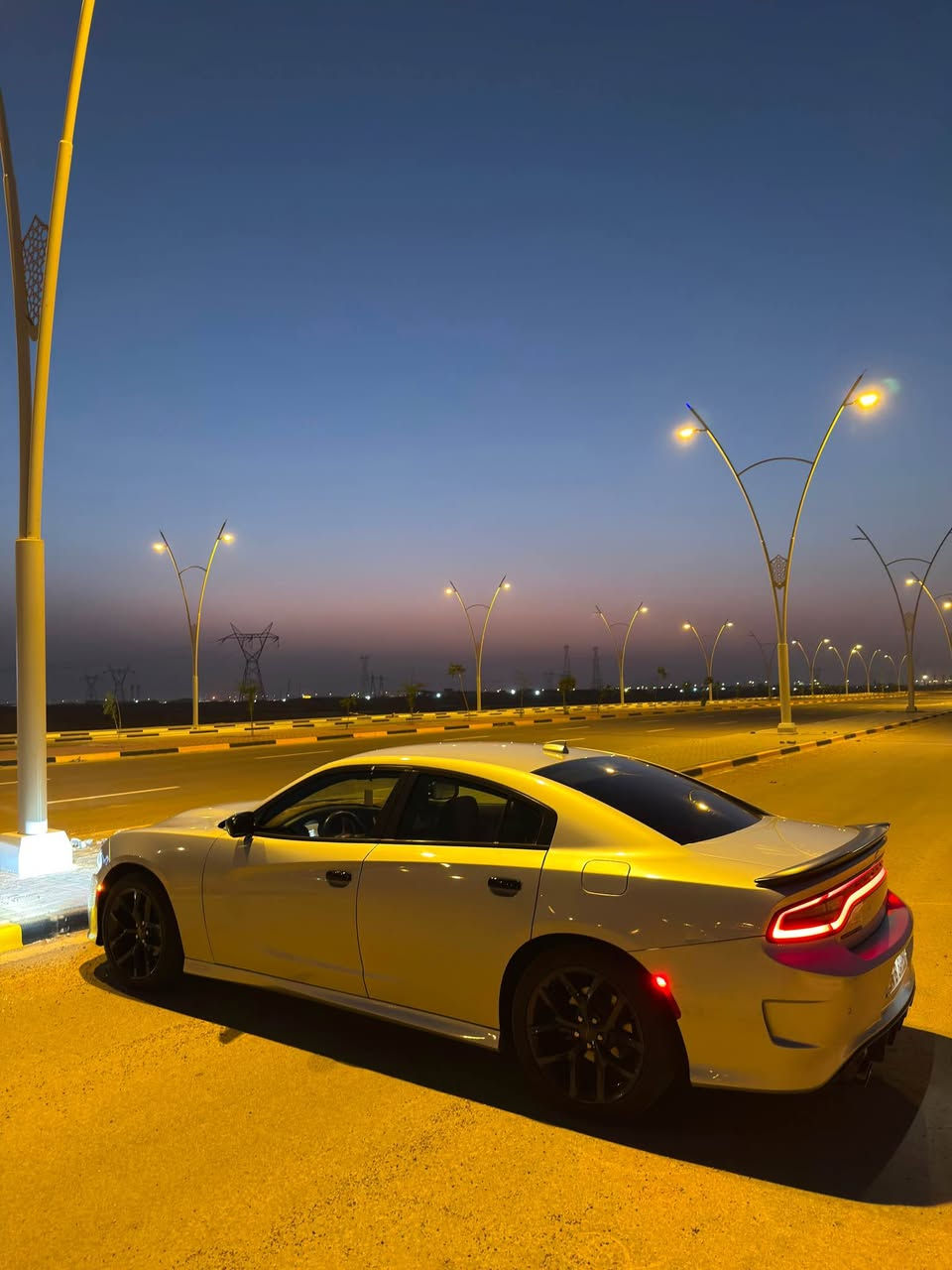 السلام عليكم 
دوج جارجر 2023 Sxt اصل الاصدار الاخير
البدي كفاله عامه وصور الحادث موضحه بالصور دعاميه اماميه فقط
سياره جديده وبعدهي ع وضع الشركه ماشيه 50 الف جاهزه من كلشي 
محرك 3600 تو ويل
رقم بصره تحويل سنويه لـ2030
السعر 245 وبيه مجال مكاني بصره الجبيله
بيع او مراوس حسب قناعه
*********** البصرة, العراق
