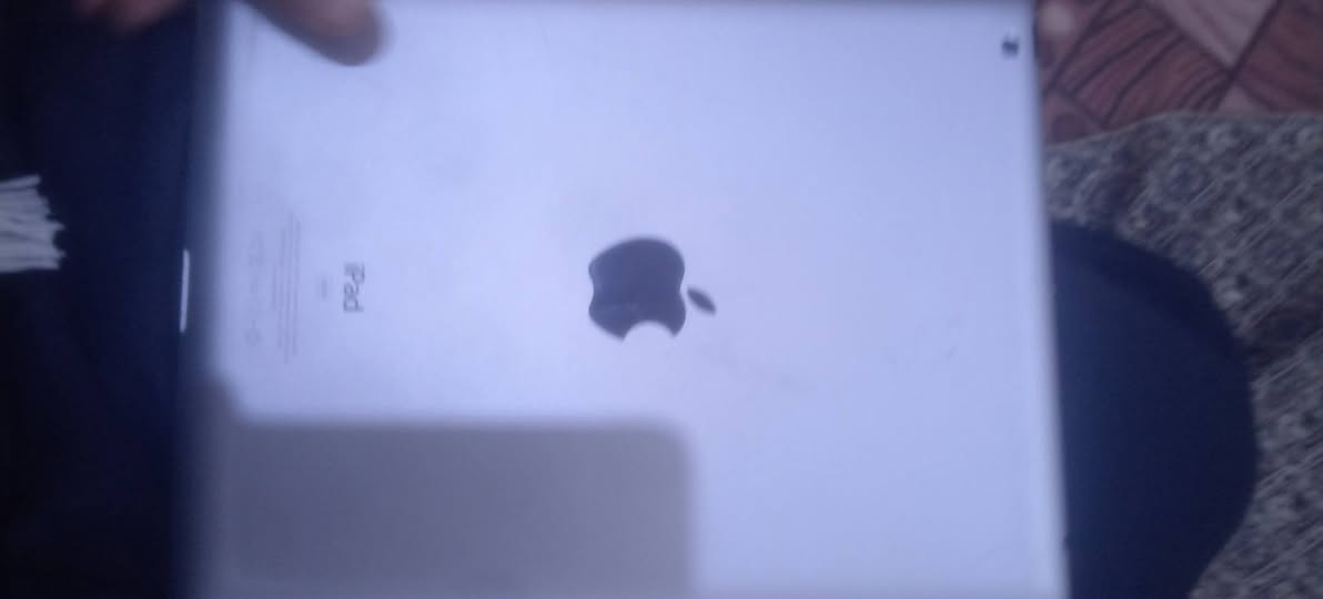 سلام عليكم ايباد ٦ ذاكره ١٦ ابيع جوم حديد اعيد وكرر جوم حديد اليباد شغال بي هواي العابمال اطفال رايده ب ٤٠ الف مكاني رميثه رقمي ***********
