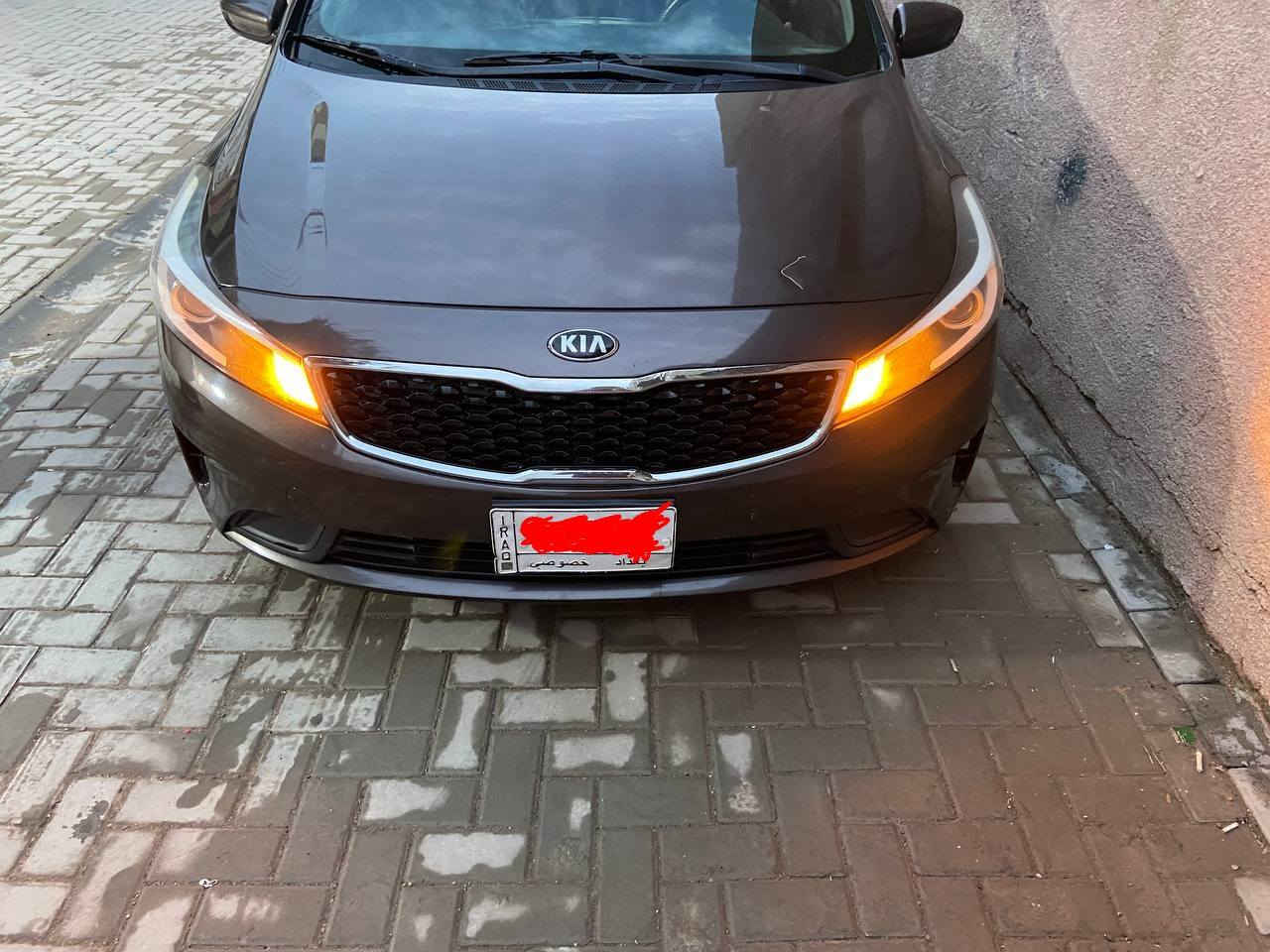 السلام عليكم ، السيارة حادثها مياه امطار إلى حافة الدوسة ،تعمل وتسير في أمريكا حسب التقرير ، كهربائيات كلها شغالة ماكو اي قطعة امبدلة بالسيارة موجود التقرير والسونار ،السيارة خير من الله ، متواجد واتساب وهاتف ***********  السعر 128 ورقة وبيها مجال ،عنواني بغداد العبيدي
