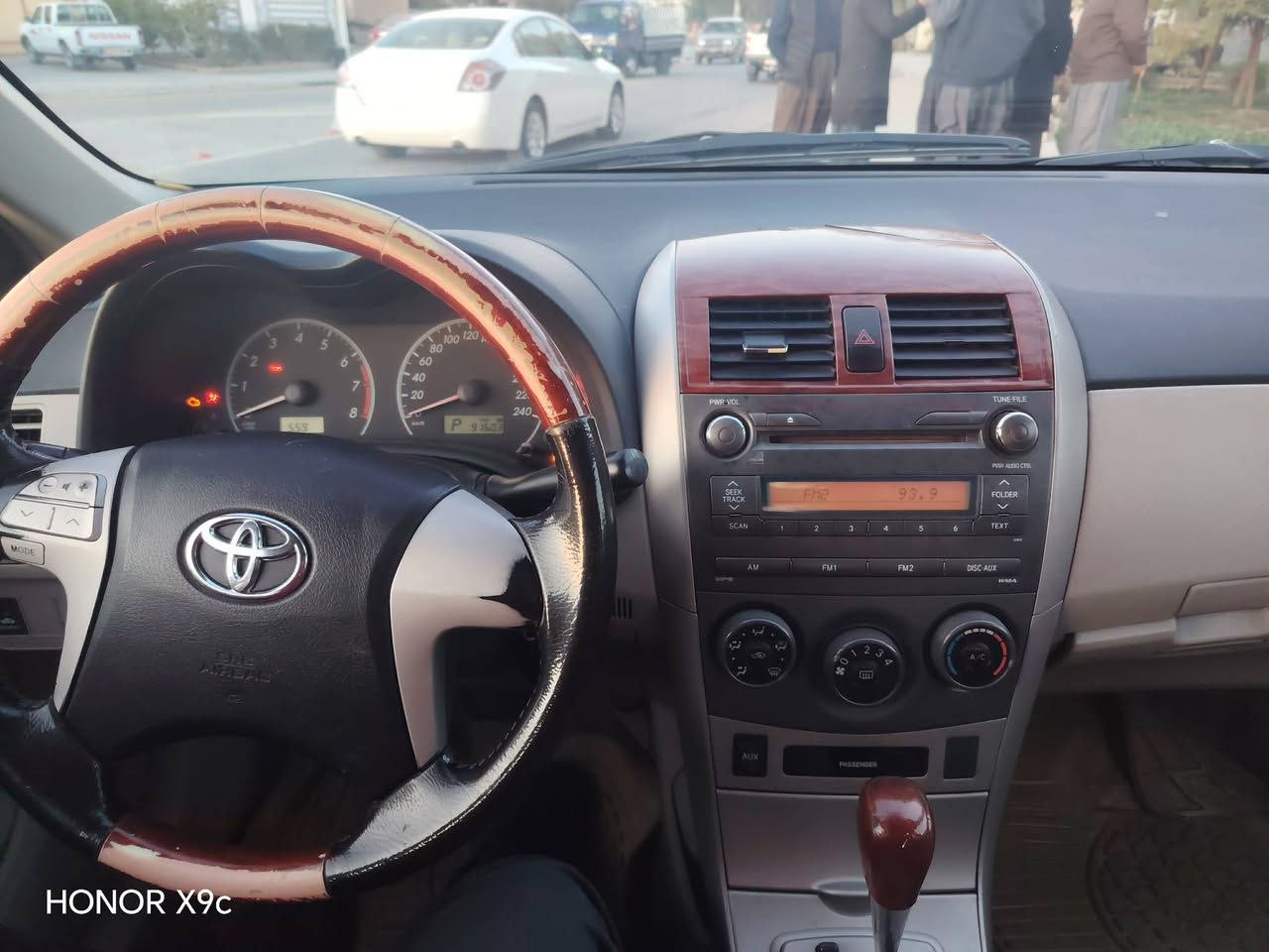 سلام عليكم كورلا 2013خليجي وكاله ساز بسمي صبغ قطعتين جامرلغ الخلفي وقبغ صندوك صبغ محرك 1800 سعر 112 مكاني كلار *********** سنويه ورقم جديد
