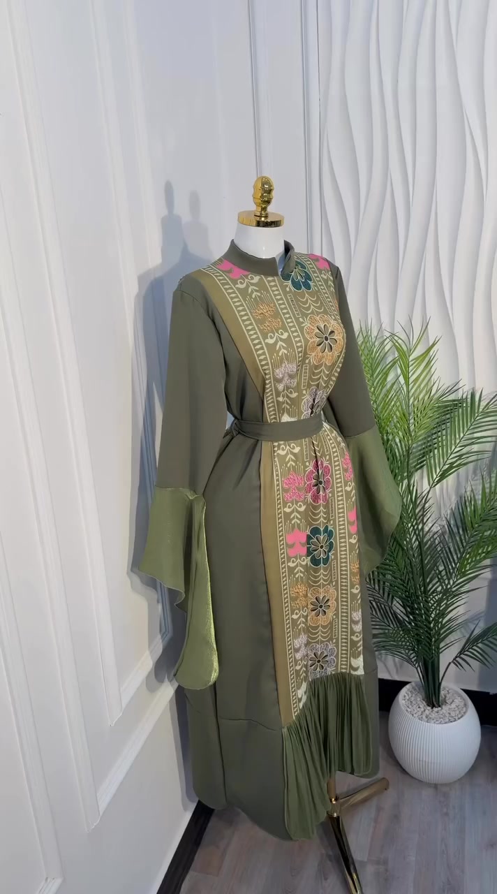 ✨ فستان أنيق وناعم ✨
خامة أوركنزه مطعّم دبل إيطالي تعطي شكل راقي ومميز 💫

المقاسات المتوفرة:

38 / 40 / 42 / 44 / 46 / 48
 للحجز والاستفسار دايركت
⚡️ سارعوا بالحجز قبل نفاذ الكمية.


**إذا كنت صاحب هذا الإعلان وتريد حذفه لأي سبب، رجاءا أرسل رسالة إلى الدعم الفني**