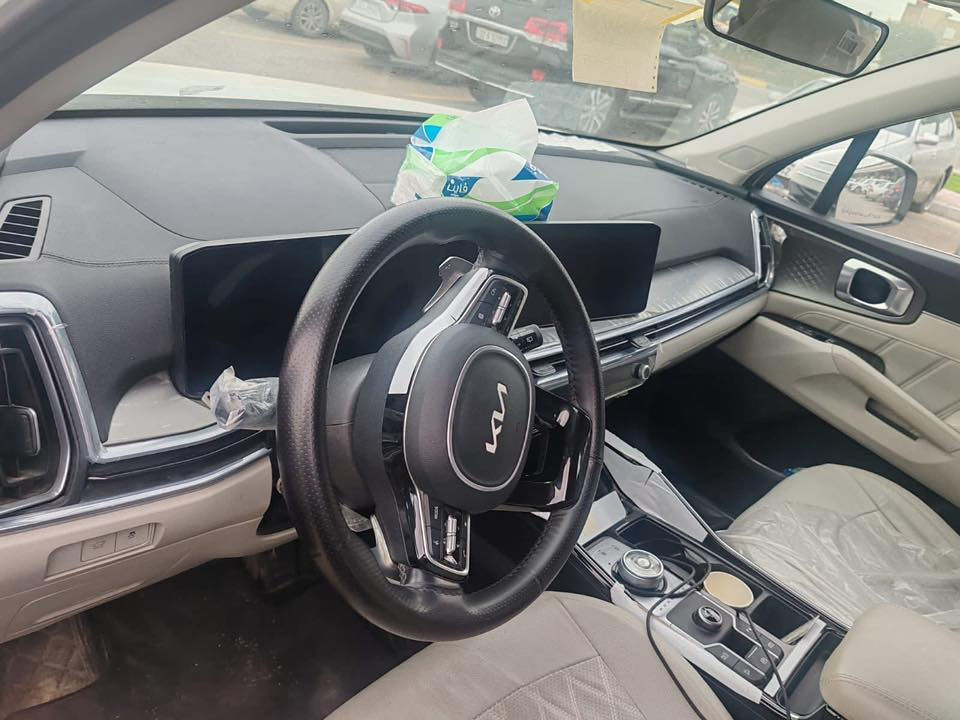 للبيع 

سورنتو خليجي ضمان 5 سنوات موديل 24 رقم اربيل وباسمي . .

مكفوله كفاله عامه ..

مواصفات السياره ..

محرك 6 حجم 3600

قماره بانوراما..

ويل حجم ١٩ . الكير ماوس

شاشه متصله 3 الوان ..

هندبريك بصمه ..

صندوق كهرباء ..

تشغيل عن بعد ..

كراسي كهرباء ..              كامرة خلفيه ..

تشغيل وابواب بصمه ..

اوتو هولد ومانع انحدار .

شفتات سرعه ..

لايت ضباب امامي..

حساس مطر ..

الاناره لد بالكامل ..

دوسات ارضيه اصليه..

كراسي مخمل ..مكان السيارة واسط
السعر 290.                ***********
