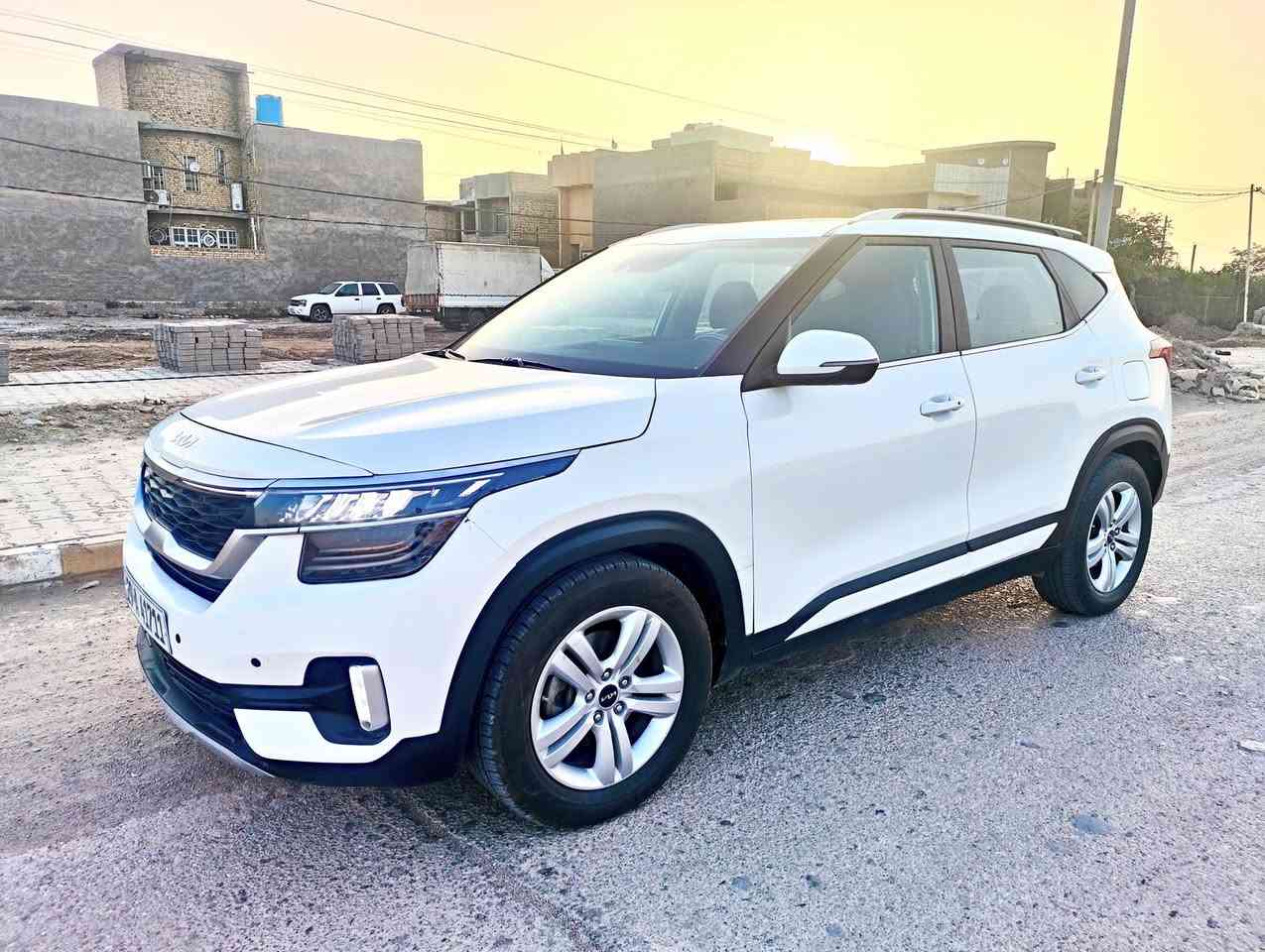 كيا سلتوز ٢٠٢٣ 
وارد امريكي 
فول مواصفات للاخير 
بصمة ابواب وتشغيل 
تشغيل عن بعد 
فتحة سقف سلايت 
عدسات لايت نهاري 
مقاعد جلد وكهرباء 
تبريد وتدفئة بالكشنات 
تدفئة بالمقود 
فور ويل منفصل 
حساسات امامي وخلفي 
حساسات جانبية عند فتح الابواب 
شاشة وكاميرا امامي خلفي 
رادارات امامية وجانبية وتحديد مسار 
محرك ٢٠٠٠ دوش دوش 
السيارة ماشية ٣٠ الف فقط رقم واسط حادثها منشور مع السونار السعر (١٦٥) وبيها مجال مكان السيارة بالكوت مركز محافظة للاستفسار ***********
