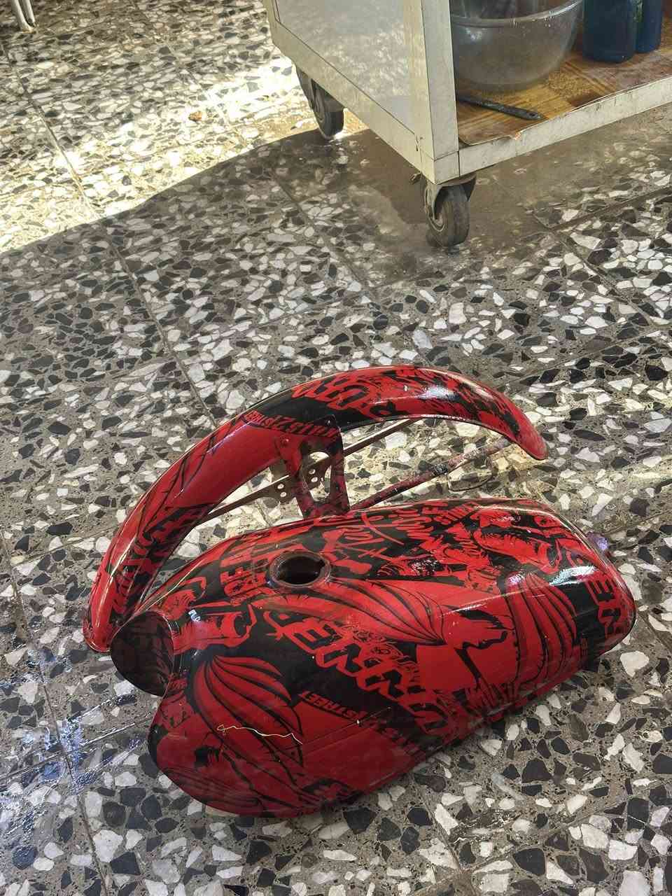 السلام عليكم تانكي و جاملغ كدام و اكو ورا بس ما مصوره هم نفس الوشمه للبيع كلهن مكان حي العسكري للاستفسار***********
