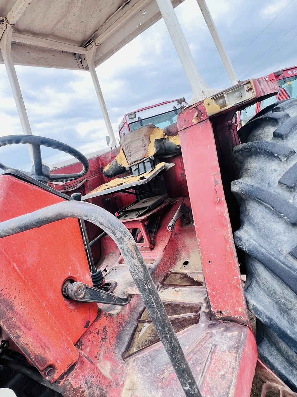 فيات 780 جاهزه
مكفوله محرك كير تخم تاير
تحويل رقم صلاح الدين 
السعر 8 وبيه مجال 
المكان واسط الزبيديه
***********
