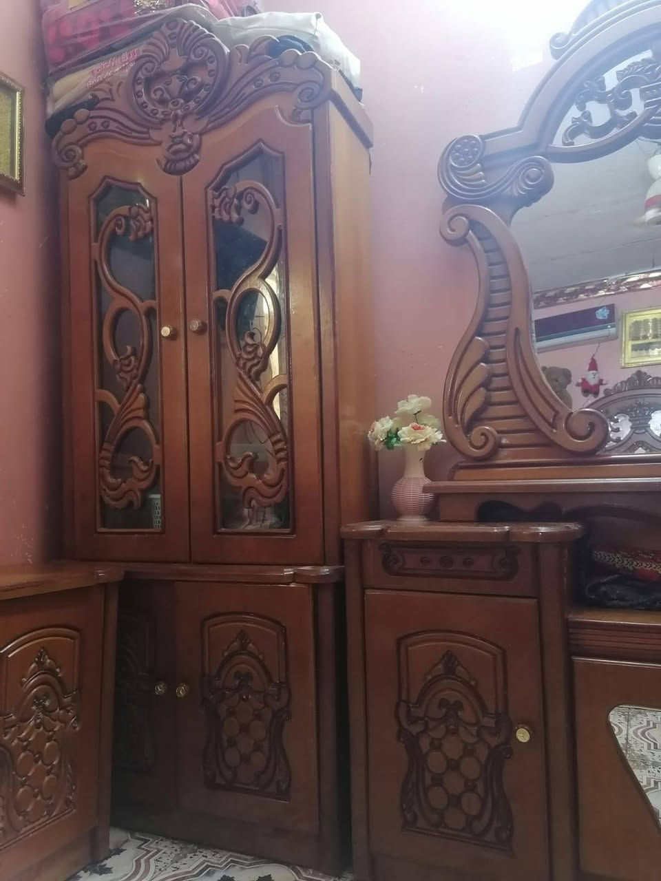 سلام عليكم عندي هاي غرفت اخشاب للبيع سعره ٨٥٠ ألف وبيه مجال مكان سوق الشيوخ كرمه بني سعيد القبس الاتصال على الرقم أو مراسله واتساب ***********
