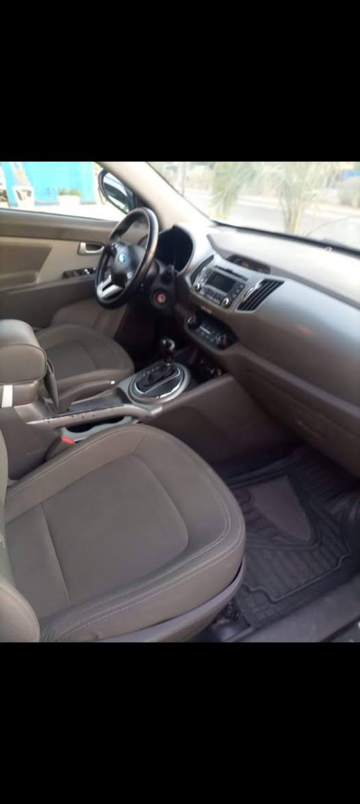 السلام عليكم 
سبورتج خليجي موديل ٢٠١٤ 
رقم بغداد مكينة ٢٠٠٠ .
مري شفط تحكمات ثلاجة بالجكمجة 
السيارة مكفولة من الصبغ ومكانها في بغداد/ابو غريب 
للتواصل ***********
