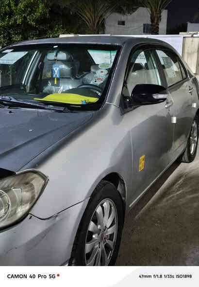 السلام عليكم بيوايدي G3 اوتماتيك موديل 2015 بيهه باب صبغ وهلال جاملغ تخم تاير كماليات تبريد ثلج السياره جاهزه كبل للشارع رقم بغداد انكليزي مكان السياره بغداد الشرطه الرابعه السعر ٥٨ وبيه مجال كلش قليل***********
