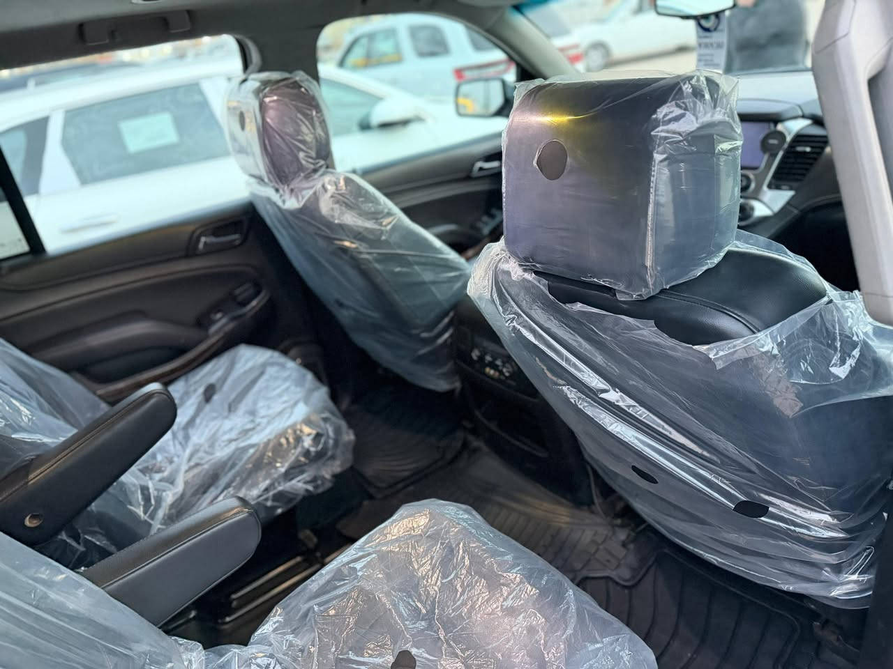 تحيه طيبه لاستفسار ***********
تاهو موديل 2020. ماشيه 38 فقط 

سياره ويل 22  السعر 335 

كير مكينه جدد. سياره جاهزه 

كشنات منفصل   

رقم بغداد مميز 🛑 

كشن رجاج. 

قاصه 

ثلاجه  

فدرالي  

سياره حادثها جاملغ وبنيد تبديل. اصلي وجاملغ فقط صبغ 

العنوان واسط مركز المدينه
