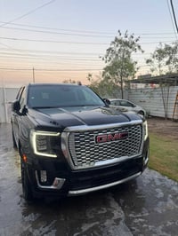 جمسي يوكن دنالي موديل ٢٠٢٣ وارد امريكي   حادثها فقط بنيد ماشية ٢١ الف ...