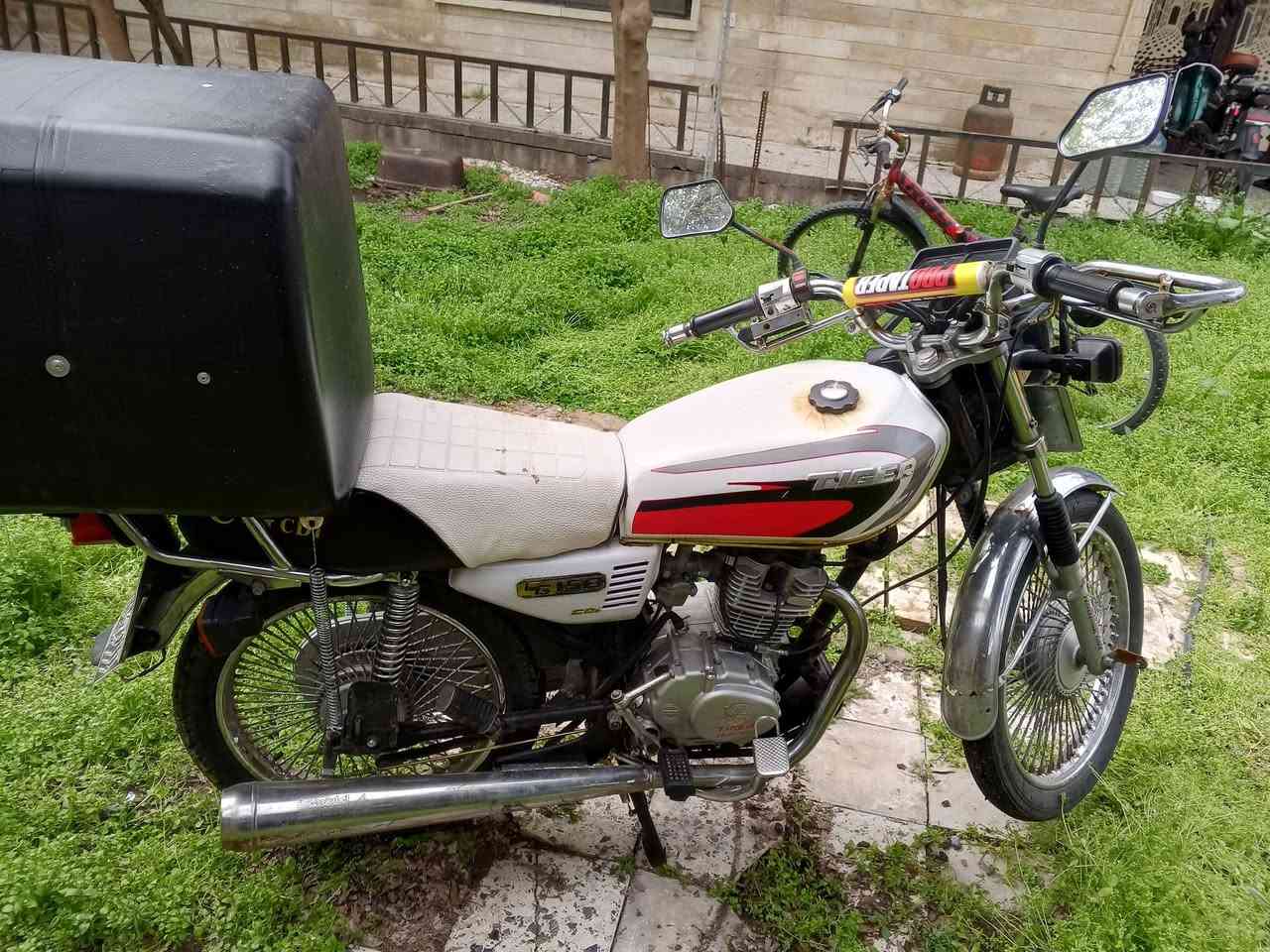 السلام عليكم
للبيع ماطور تايكر حجم 20 موديل 2020 مرقم رقم نينوى الماطور نضيف بمعنى الكلمه مع صندوق دلفري وخوذه يعني بس تشتغل بي ماتصرف عليه السعر مليون 600 وبي مجال بسيط مكاني موصل جانب الايمن للتواصل الاتصال على الرقم 
***********
