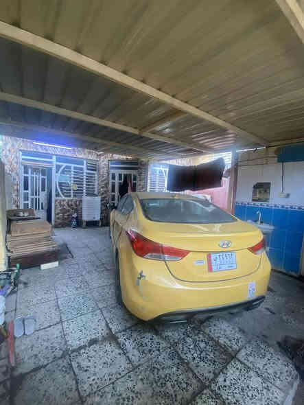 السلام عليكم بيت للبيع مساحه 350 محلات عدد2+ حديقه +طرمه +غرف عدد2 +مطبخ + استقبال +هول الاستفسار ع خاص الرقم ***********بغداد  فلكه سلمان باك  حي جابر  الانصاري
