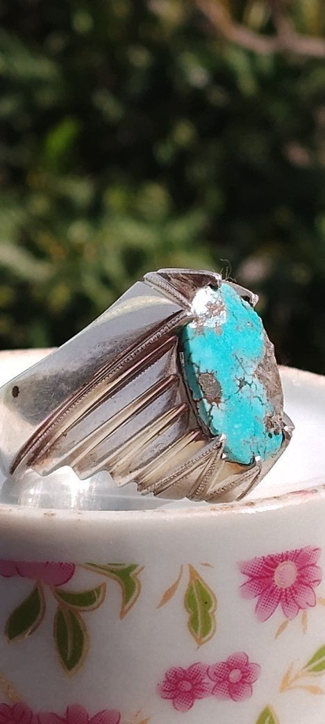 سلام عليكم ورحمه الله وبركاته 💚 💚💚 
خواتم فضة عيار ٩٢٥و٩٥٠ متوجة باحجار كريمة اصلية ومعظم الخواتم قياس٢٥❤️❤️❤️


**إذا كنت صاحب هذا الإعلان وتريد حذفه لأي سبب، رجاءا أرسل رسالة إلى الدعم الفني**