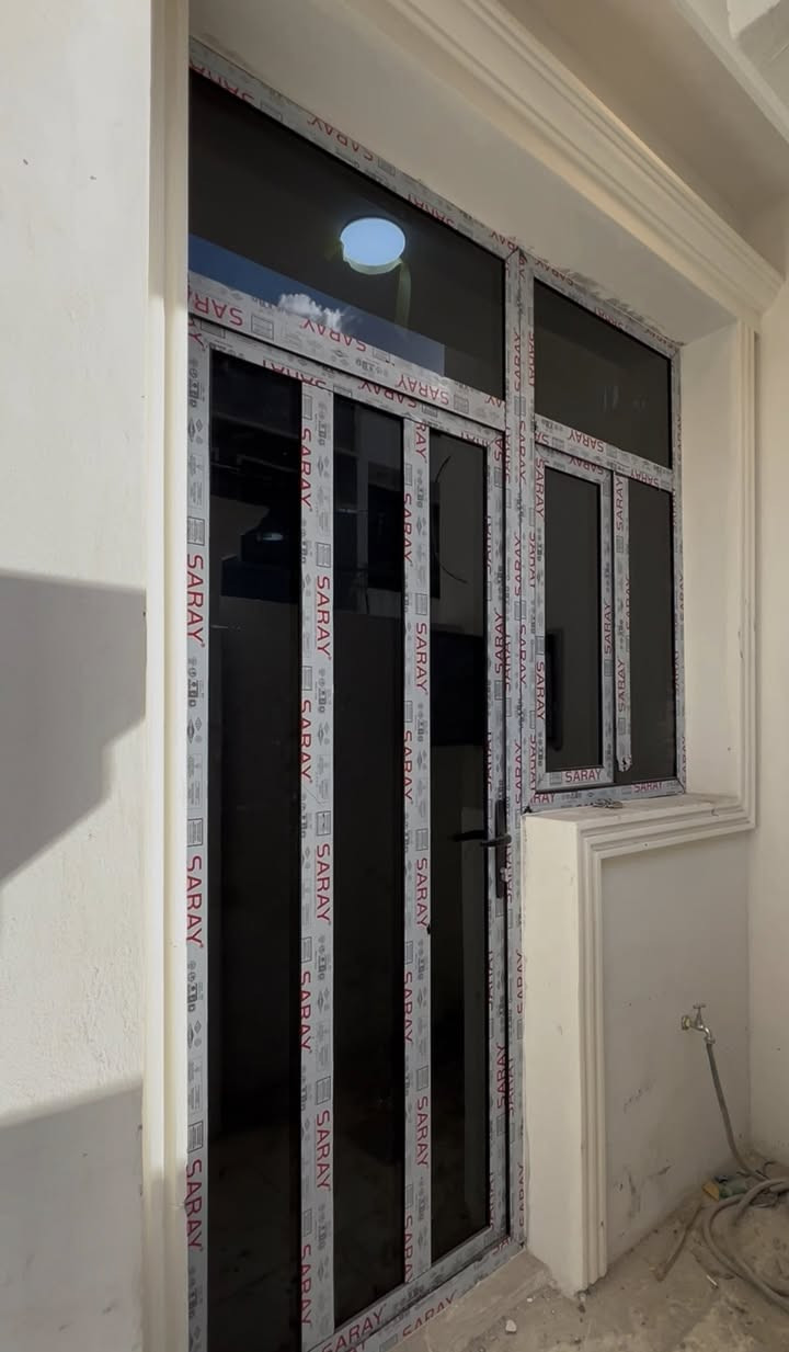 � مناسب للعائلة وراحة من أول يوم

📍موقع مميز وسط منطقة الدورة 
     شارع مول الكوخ قرب محكمة الدورة 

🏠بيت للبيع بسعر مناسب جدا

  🚸 
1_خدمات المنطقة /ماء كهرباء تبليط 
2_ يبعد اقل من 5 دقائق عن مستشفى الدورة 
    

▪️ طابقين

▪️ مساحة50 متر -واجهه 6.25 -نزال8 متر

▪️ غرف نوم 2+ صالة

▪️استقبال

▪️ مطبخ عملي

▪️ حمّامين

▪️ منور وإنارة مرتبة

▪️ تشطيب نظيف

📑 السند: طابو زراعي (25)
      تنزال شركة و اقرار محكمة 

📍 الموقع: بغداد /الدورة /شارع مول الكوخ / قرب محكمة الدورة [شارع الزهور ]

ملاحضة [البيت قيد الإنشاء يتم تسليم مفتاح كلشي مجهز بل الكامل ]

📞 للاستفسار والمعاينة:

***********

📲 اتصال / واتساب
