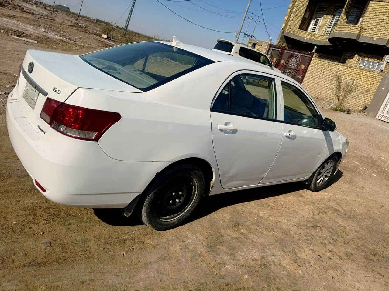 السلام عليكم 
بي وايدي للبيع موديل 13 جي ثري
رقم واسط 
كير ومحرك خير من الله تبريد شغال 
السياره بل كوت مركز مدينة 
اتصال عل رقم (***********)         ( مكلف بل الانشر) اتصل
