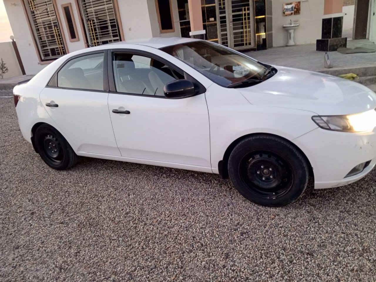 للبيع سيراتو موديل 12 وارد خليجي رقم دولي جديد بسمي تحكم استيرن اشاير بالمري كير محرك مكفول ضررها مثل مااموضح بالسونار مكان السياره تكريت العلم هاتف *********** السعر 90 او بيه مجال بسيط
