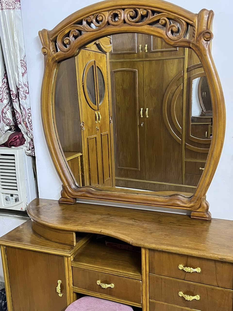 السلام عليكم عندي غرفة صاج عراقي 5 ملم نظافه 100% ما مستخدمه هواي 8 قطع للتواصل 7727127576
