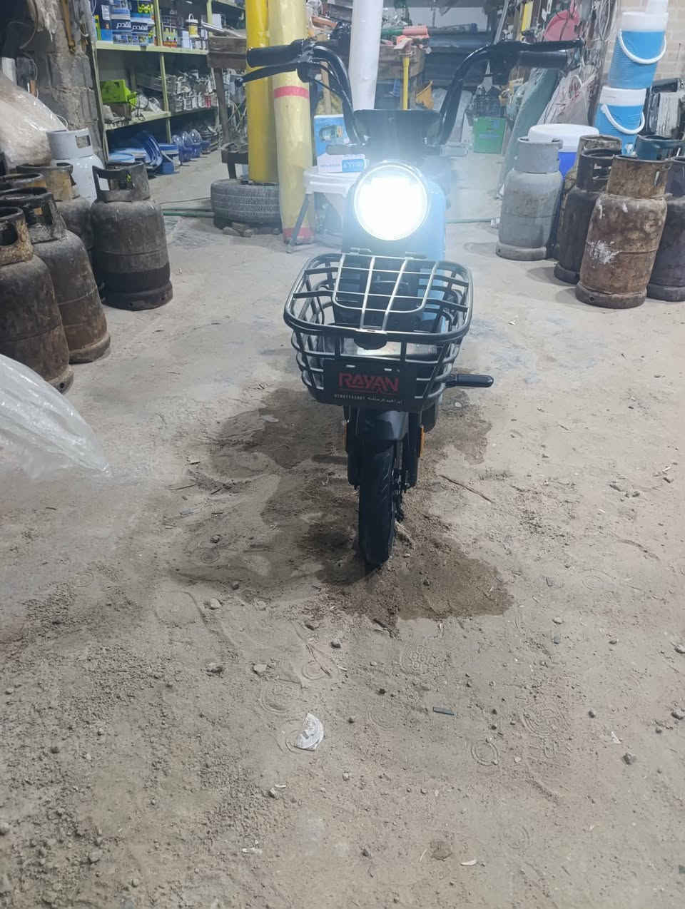 سلام عليكم  شباب دراجه شحن ريان  جديده كامله  البطاريات استوهن شادهن الكهربائي جديده  الشاير يمنه ويسره   الدراجه  كامله مكمله السعر 275او بيهه مجال المكان النجف الاشرف ابو صخير عمود 120


**إذا كنت صاحب هذا الإعلان وتريد حذفه لأي سبب، رجاءا أرسل رسالة إلى الدعم الفني**