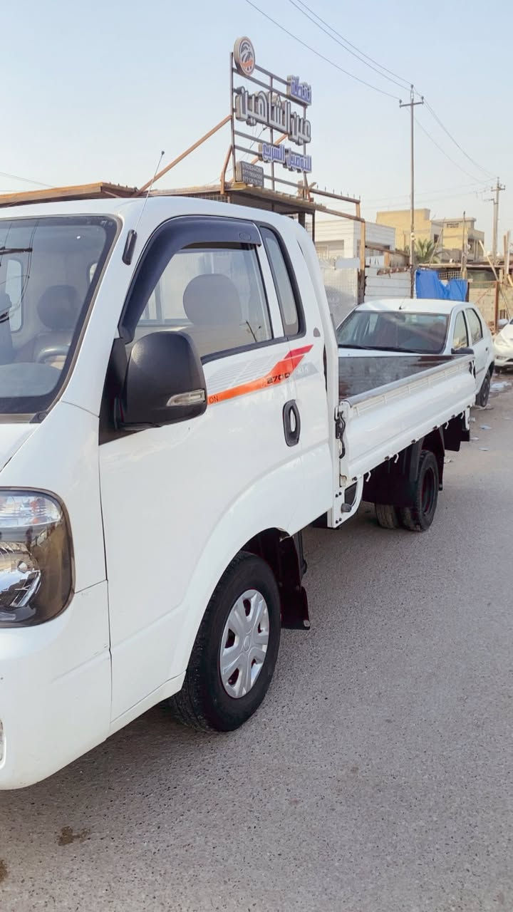 السلام عليكم 

كيا حمل نثيه موديل 18 رقم بغداد
سياره حلوه وجاهزه. بيها باب العبري صبغ فقط باقي كفاله. عنواني الكماليه 
رايدها 118$وبيها مجال 
***********
