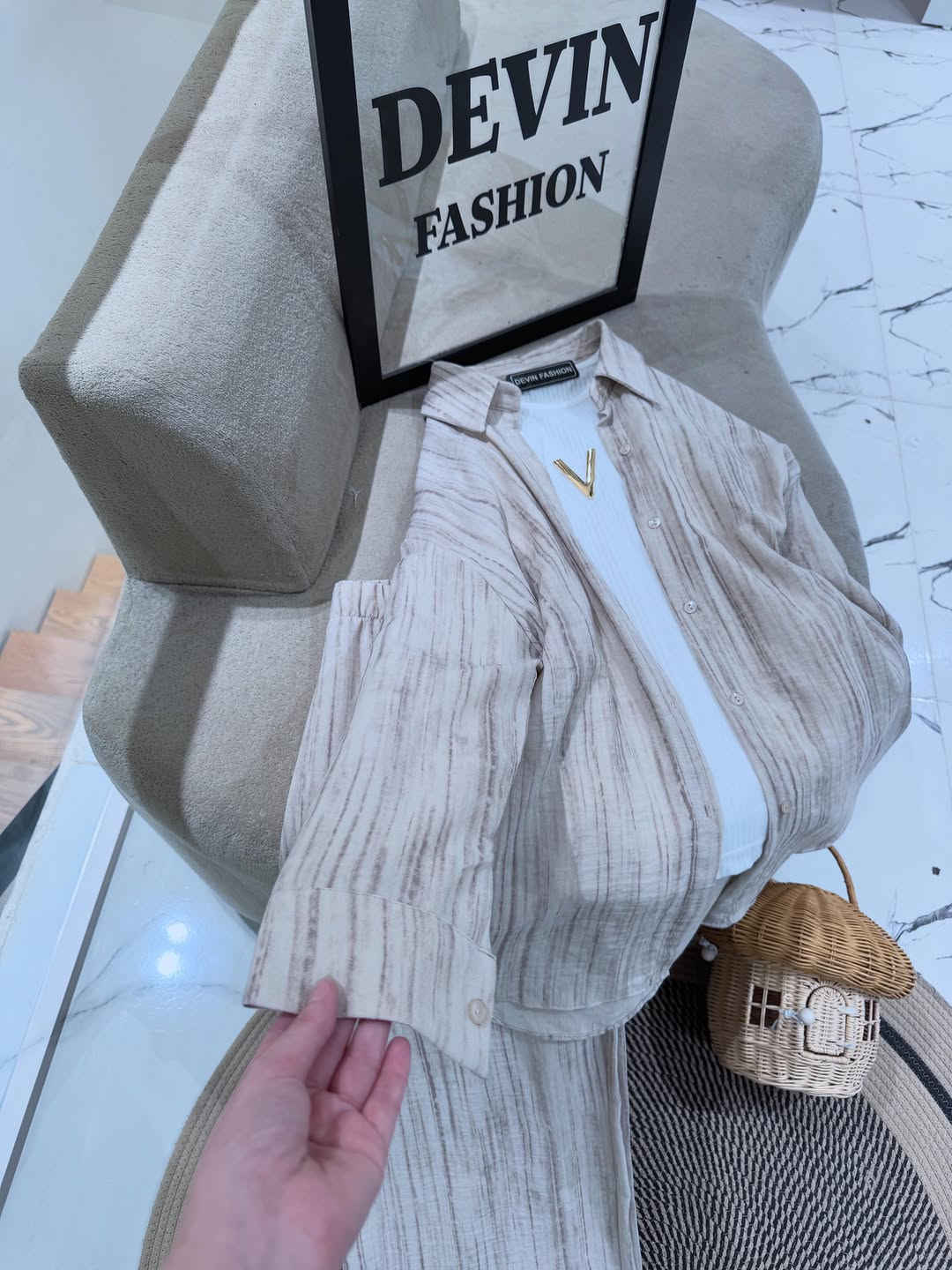 سوت للن 3 قطع كوالتي عالي جداً✨
خامه بارده 
قياسات 38-46✨
طول القميص 75cm✨
بنطرون كيلوت طول كامل 
راهي ✨
قطع محدوده✨ 
#اكسبلور_فولو #اكسبلور_explore #اكسبلورر #اكسبلور_العراق_السعوديه_الاردن_ايران_الكويت_طق_لايكات_كومنت_يلاا💙 #اكسبلور_ضيفونا


**إذا كنت صاحب هذا الإعلان وتريد حذفه لأي سبب، رجاءا أرسل رسالة إلى الدعم الفني**