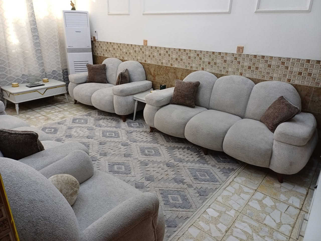 تخم تركي ( لا بوبو )  10 مقاعد
قماش وخشب واسفنج درجة اولى
استخدام اقل شهر اخذته ب 950 الف
واريده ب 750 الف 
عنوان زعفرانية نهاية اربع شوارع


**إذا كنت صاحب هذا الإعلان وتريد حذفه لأي سبب، رجاءا أرسل رسالة إلى الدعم الفني**