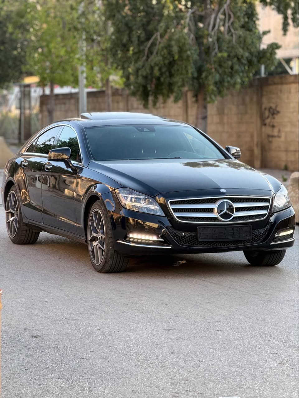 MERCEDES CLS 350 AMG
MODEL:2015
Motera w vtesa topp
Mekanika wla 8alta
Bi2a Original
0 FAULTS✅
0 ACCIDENTS✅
START BUTTON
CAMERA ON R
AC🥶❄️
ODO:100,000 alf🔥
PRICE:15,500$🔥🔥
📞81/615/449📞
Mwjude beirut ein lromene الشياح, بعبدا


**إذا كنت صاحب هذا الإعلان وتريد حذفه لأي سبب، رجاءا أرسل رسالة إلى الدعم الفني**