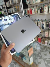 ايباد اير ٧ • M3 • ١٢٨