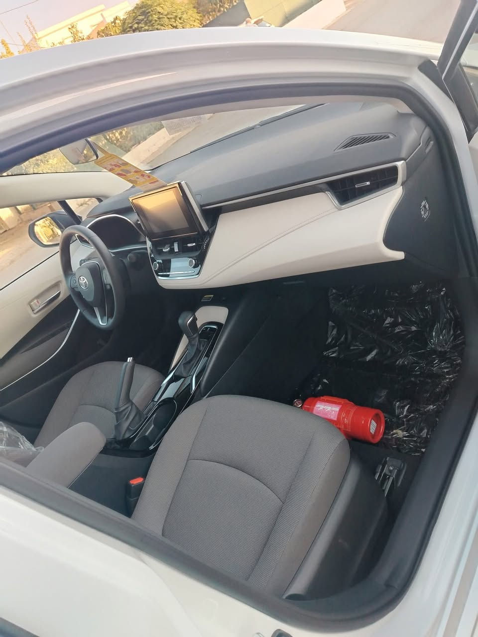 السلام عليكم
كورلا موديل 2024 خليجي.بانزين فقط 

فئة   GLi✅

محرك 1800✅

بدون صبغ بدون تبديل بدون بارد 

سيارة جاهزة وجديدة 

مكفولة كفالة عامة ✅

ماشية 40 الف ✅

((ضمان شركة ساز))✅

مواصفات 

بصمة تشغيل ✅

بصمة ابواب ✅

صندوق بصمة ✅

انارة ترحيب ✅

مرايات جانبية اشارة + شفط كهربائي 

تحكمات فول ✅
وضعيات قيادة نورمال -وسبورت -وأيكو ✅
العنوان ((الديوانية مركز المدينة)) 

ملاحضة ( السيارة مكفولة كفالة عامة  ) 

واتساب ***********
