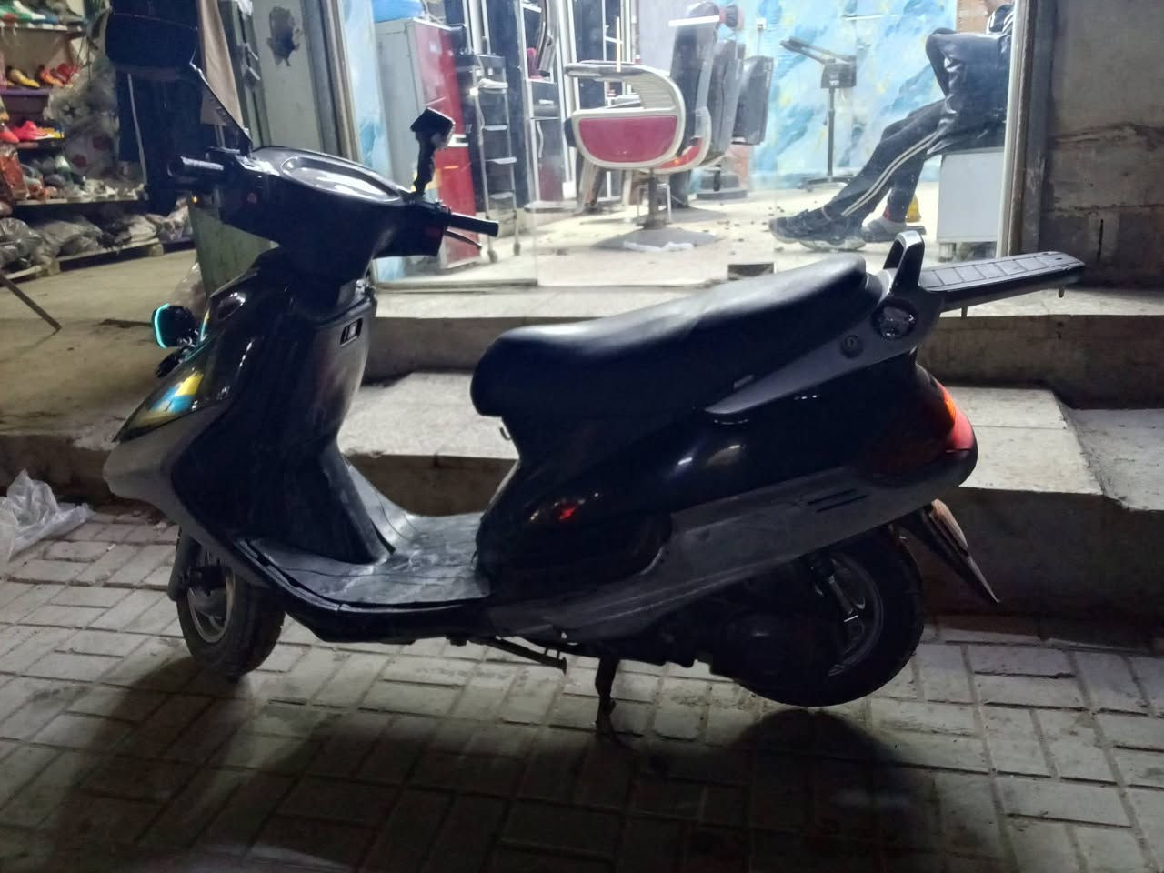 السـلام علـيكم 

دراجــه فضائـي ياباني 
سـرعــه 100 نضافه فول 

🔴 لايت جديد 
🔴 أشاير جدد 
🔴 كفرات نضيفه 
🔴 محرك ممفتوح بيه برغي 

مكفوله كفاله عامه 

السعر 550 وبيها مجال بسيط 
مكاني بغداد مدينه الصدر 

***********
