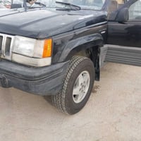 جيب شيروكي بغداد ألماني  تحويل مباشر موديل ١٩٩٤ واسط الزهراء  / محرك ف...