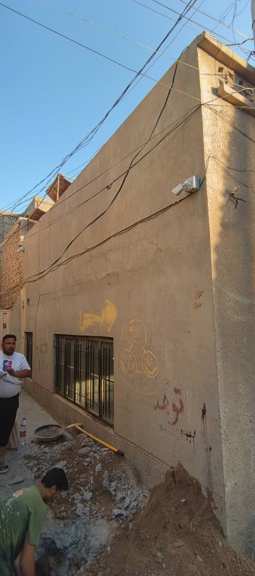 بيت للبيع في الفلوجة طابو صرف
حي الجولان مقابل مدرسة الانبار 
مساحة 148واقع حال
140 سند 
مسلك6متر 
ثاني بيت عن شارع
 جيران هدوء ومنطقه حلوة 
سعر البيع 75مليون 
البيت طابقين عكادة يرهم ترميم 
ابيع هلموجود قطعه ارض للتواصل 
***********
