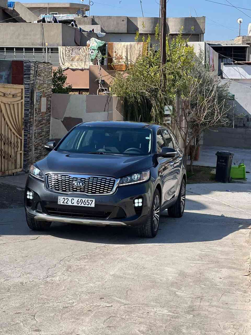 السلام عليكم للبيع او مروس سورنتو موديل ٢٠١٩ حجم المحرك ٦ بستن رقم أربيل سنويه ورقم وهزه جديد بسمي شرط التحويل ماشيه ٩٥ حقيقي ٧راكب طخم تايرت جديد تبريد شغال السياره جاهزه من كلشي ماتصرف عليها الف دينار بيه صبغ قطعتين بونيد وجاملغ بدون دوخل رقم الموبايل *********** بي وتساب
