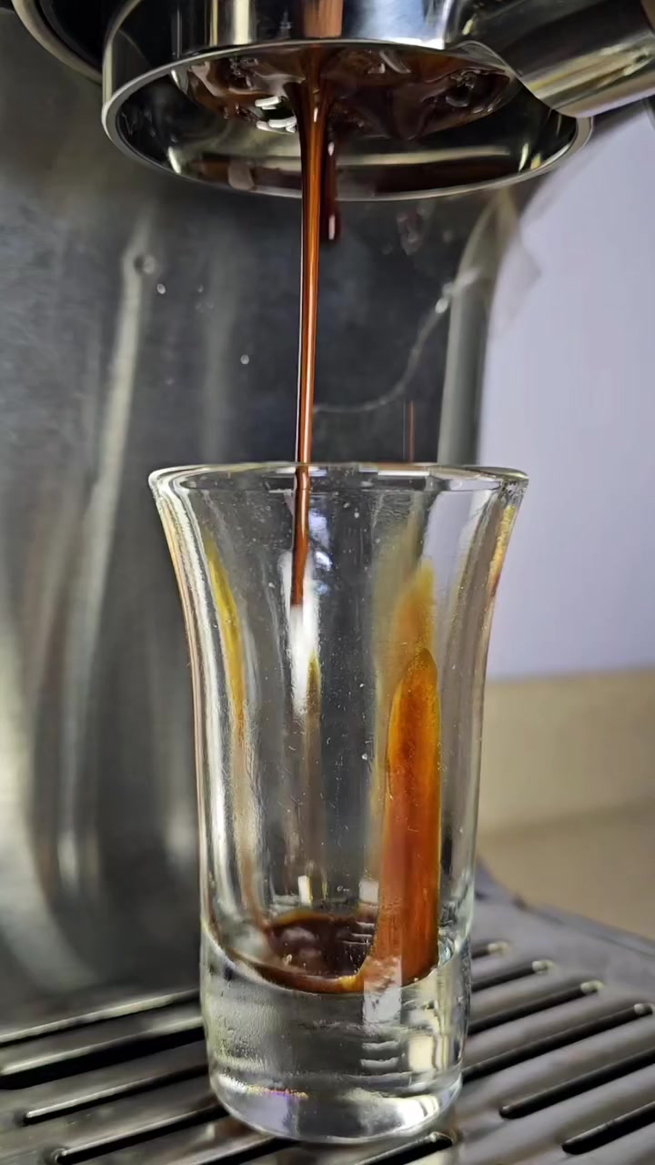 هذا مو بس قهوة، هذا مزاج حقيقي. قهوة (BEEM) تتميز بقوام قوي، وطعم غني يخليك تحس بكل نكهة بيها. هذي النوعية خصيصاً للناس اللي ذواقين وتعرف شنو معنى القهوة الصدك.
BEEM 🇩🇪😍


**إذا كنت صاحب هذا الإعلان وتريد حذفه لأي سبب، رجاءا أرسل رسالة إلى الدعم الفني**