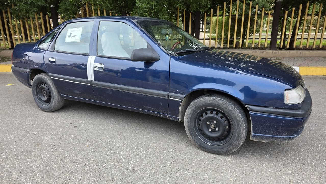 سلام عليكم للبيع فقط.. موديل ١٩٩٢
اوبل فكترا حجم 20 رقم اربيل شرط تحويل 
سنوية لحد 2029 جديده لون نيلي 
سيارة جاهزه من كولشي عنواني طوز خرماتو 
رقم صاحب سيارة ***********   
سعر ٣٩ $ بي مجال بسيط
مكلف بنشر رجائن بدون خاص
