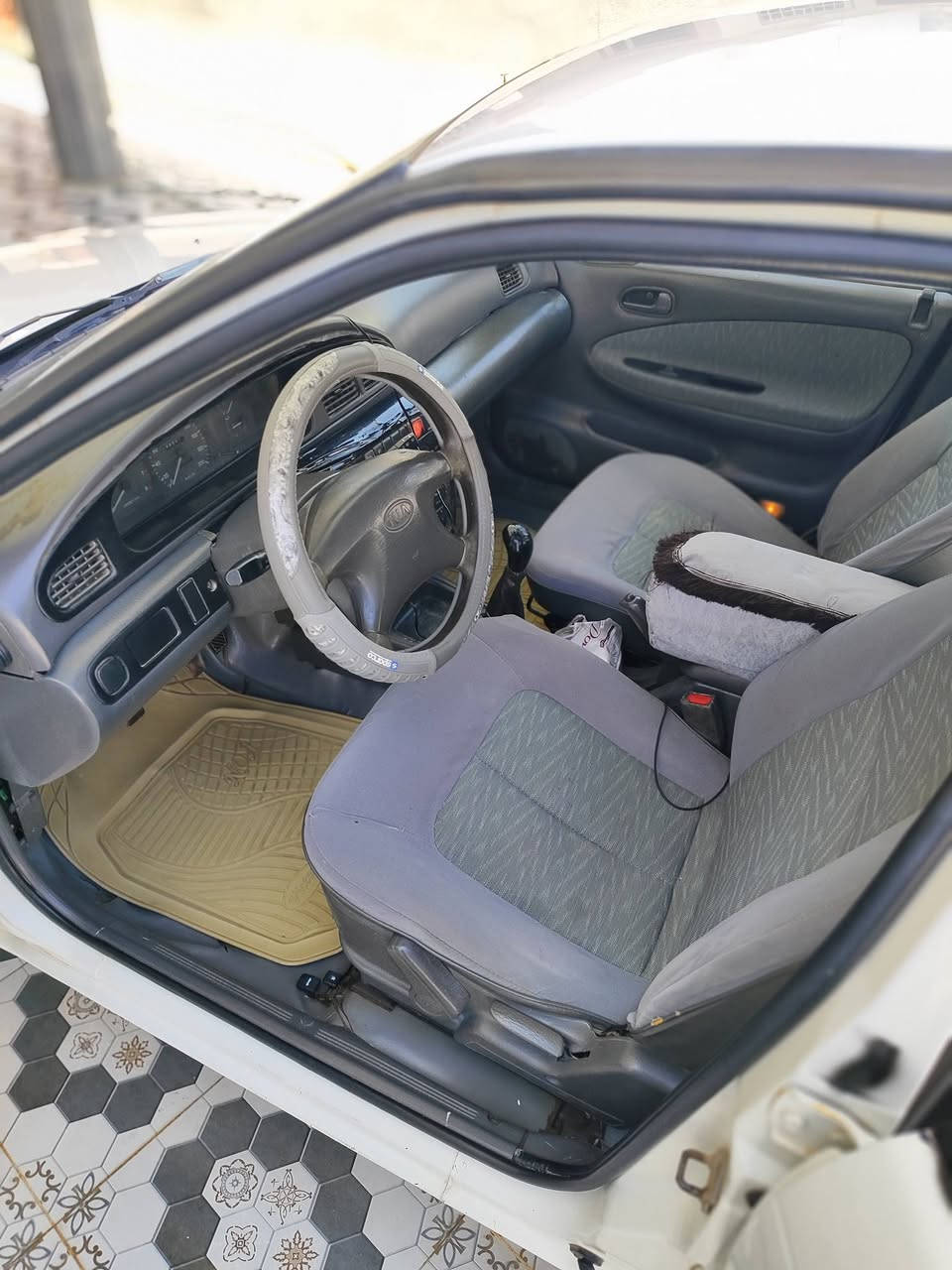 السلام عليكم ورحمة الله وبركاته
من رخصت الادمن المحترم كيا سيفيا رقم بغداد موديل 96
بسمي سنويه لل27تدفئه تبريد صدر امامي خلفي تخم تاير 
السعر 45وبيها مجال قليل للاتصال *********** ***********
