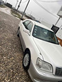 تويوتا كراون • ١٩٧٠٠٠ كم • تواير جديدة