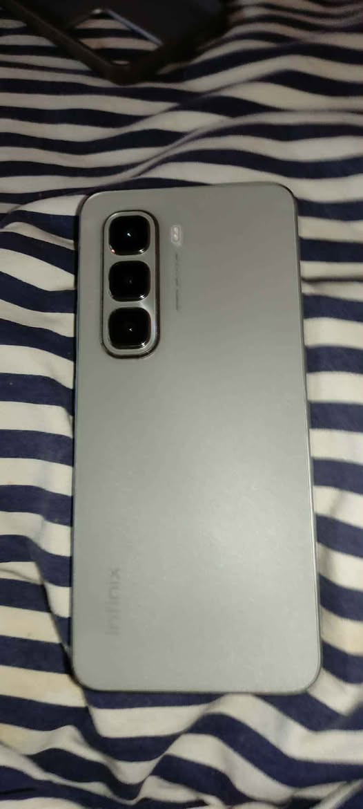 المواصفات الشاشةشاشة AMOLED بحجم 6.78 بوصة، دقة (FHD+)، وتدعم معدل تحديث 120Hzالمعالج ثماني النواة Mediatek Helio G100، يقدم أداءً سريعاً ومناسباً للألعاب الذاكرة / التخزين سعة تخزين داخلية 256 جيجابايت مع 8 جيجابايت "رام" (قابلة للزيادة عبر ذاكرة افتراضية)
شاشة فائقة الوضوح (AMOLED بمعدل 120Hz)، ومعالج قوي مخصص للألعاب، مع بطارية ضخمة تدوم طويلاً. مكاني بغداد العامرية الفلوجة, الأنبار


**إذا كنت صاحب هذا الإعلان وتريد حذفه لأي سبب، رجاءا أرسل رسالة إلى الدعم الفني**