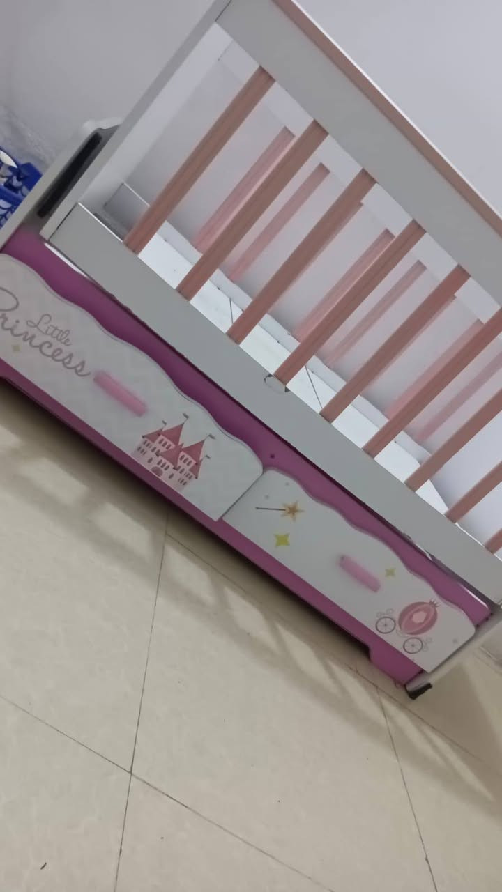 السلام عليكم جربايه طفل جديده مامستعمله ابد صارلنه شهر من اشتريناها لتجهيزات البيبي وطلع ولد ف نريد نغيرها اشتريتها ب100 بس بيها مجال هواي لليشتري للمراسله والاستفسار اكثر دخلولي على واتساب 
***********
مكاني حي العسكري مقابيل مدرسه كميل
