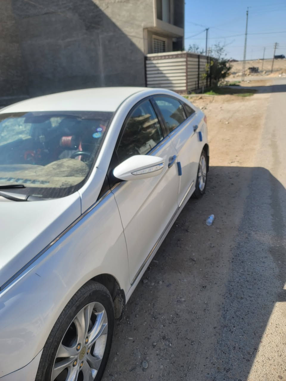 سلام عليكم
سوناتا 2011 خليجي 
2400 دوش 
رقم سليمانيه تحويل ثاني يوم 
السياره مال جنايه  خير من الله 
تخم تاير و صدر جديد
السعر 95 وبيها مجال بسيط  
العنوان بغداد 
للاتصال ***********
