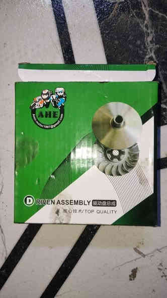 السلام عليكم 
مكينه دراجه 60 كامله متكونه من
1 بوشه وبستم
2 كلج امامي اصلي+ تجاري
3 ملف 
4 فلاوين 
5 فشكه كبيره 
6 فشكه صغيره
7 قبق هندر
8 سلف
9 راجز كامل
10 كابريتر اصلي+ تجاري 
11 كور 
12كازكيت 
13 قبق تبريد 
والغراض كلهن اصلي وياباني مو كوري مكاني ناصريه مركز *********** سعره 50 وبيه مجال
