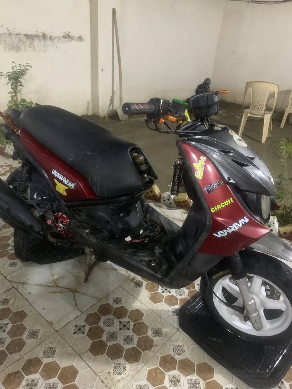 السلام عليكم سكنز جبلي للبيع  دراجه نظيفة دراجة مزودة نصة السعر ٨٠٠ وبية مجال لاتصال ع هذا الرقم ***********
